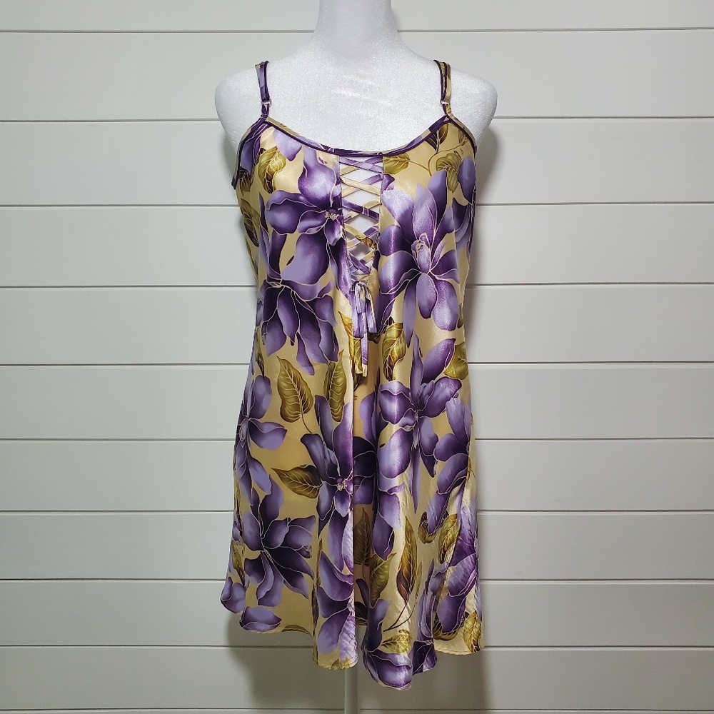 Valerie Stevens Intimates Floral Slip Dress. Size:‎ M